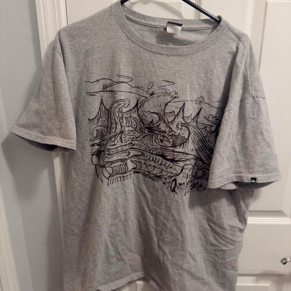 Quiksilver Men's Grey T-shirt